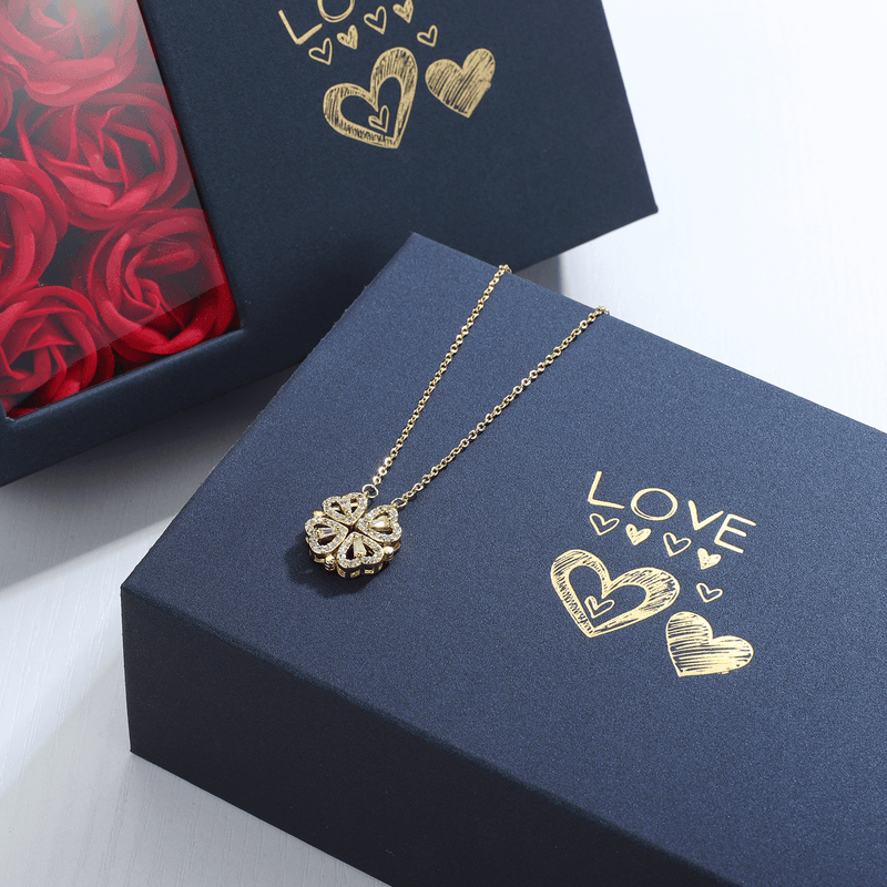 Colar Trevo de Coração + Caixa com 6 Rosas - FRETE GRÁTIS PARA TODO BRASIL