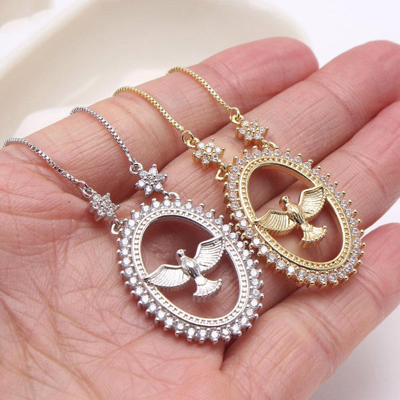 Colar Religioso Medalha Divino Espírito Santo com Zircônias