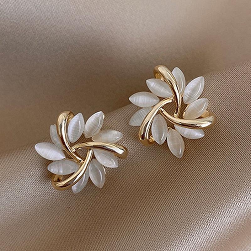 Brinco de Flor Elegante