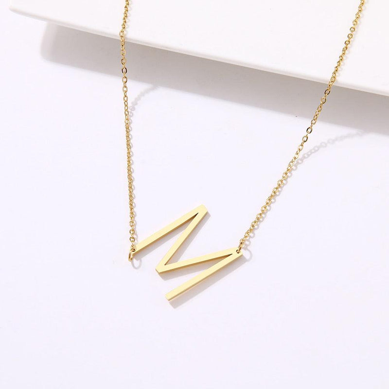 Colar com Letra Inicial Maximalista Banhado a Ouro 18K