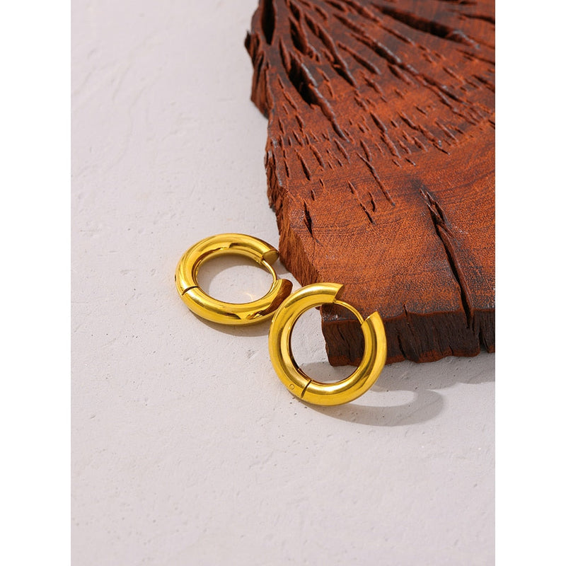 Brinco Argola Fecho Clássico Banhado a Ouro 18K