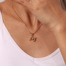 Colar Letra Inicial com Pérolas Banhado a Ouro 18K