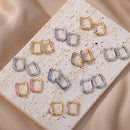 Brinco Retangular Cravejado com Zircônias Coloridas