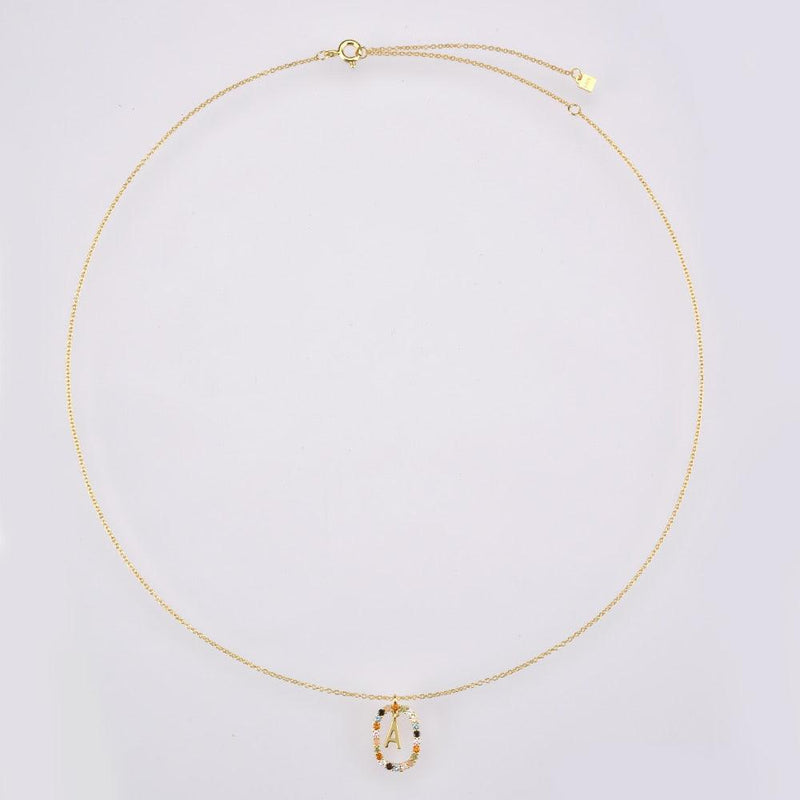 Colar de Inicial com Zircônias Coloridas Banhado a ouro 18K