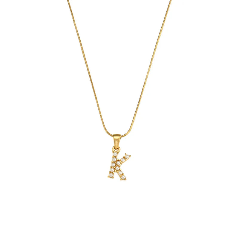 Colar Letra Inicial com Pérolas Banhado a Ouro 18K