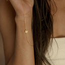 Colar de Letra Minimalista banhado a Ouro 18K