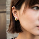 Brinco Minimalista Triângulo Banhado a Ouro 18K