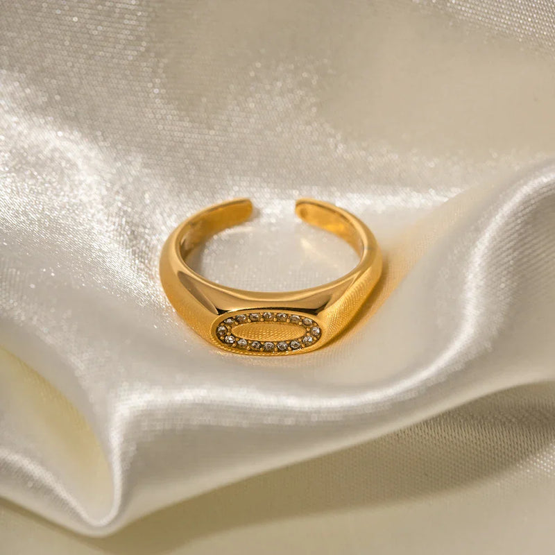Anel Ajustável com zircônias banhado a Ouro 18K