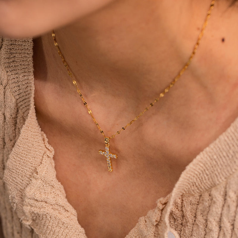 Colar Retrô Fé Cruz com Zircônias Banhado a Ouro 18K