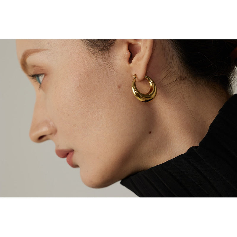 Brinco Argola Lisa Oval Banhado a Ouro 18K
