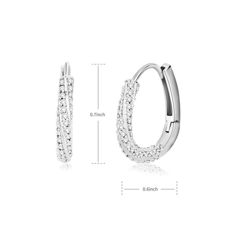 Brinco Argola Oval Cravejado com Zircônias