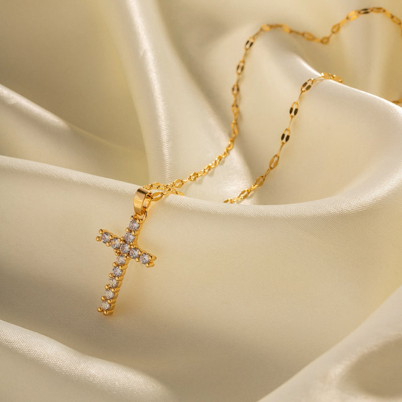 Colar Retrô Fé Cruz com Zircônias Banhado a Ouro 18K