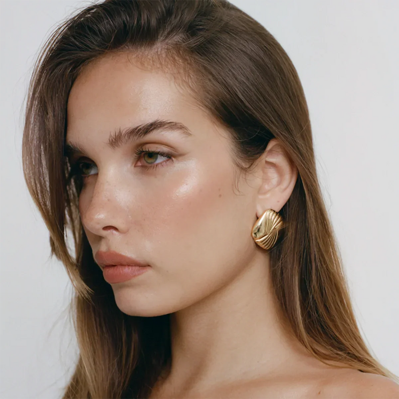 Brinco Elegante Geométrico banhado a Ouro 18K